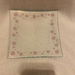 The Pampered Chef Daisy Dessert Plates set of 4